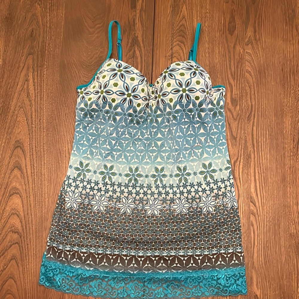 Tank top with lace trim